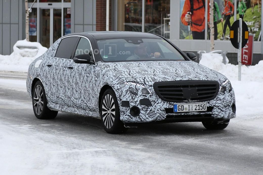 Camouflaged Mercedes-Maybach E-Class Caught On Cam