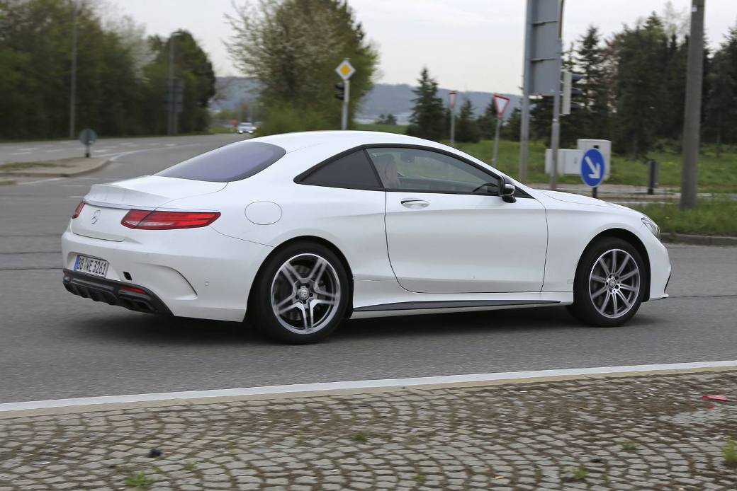 Mysterious Mercedes-Benz Test Mule Spotted