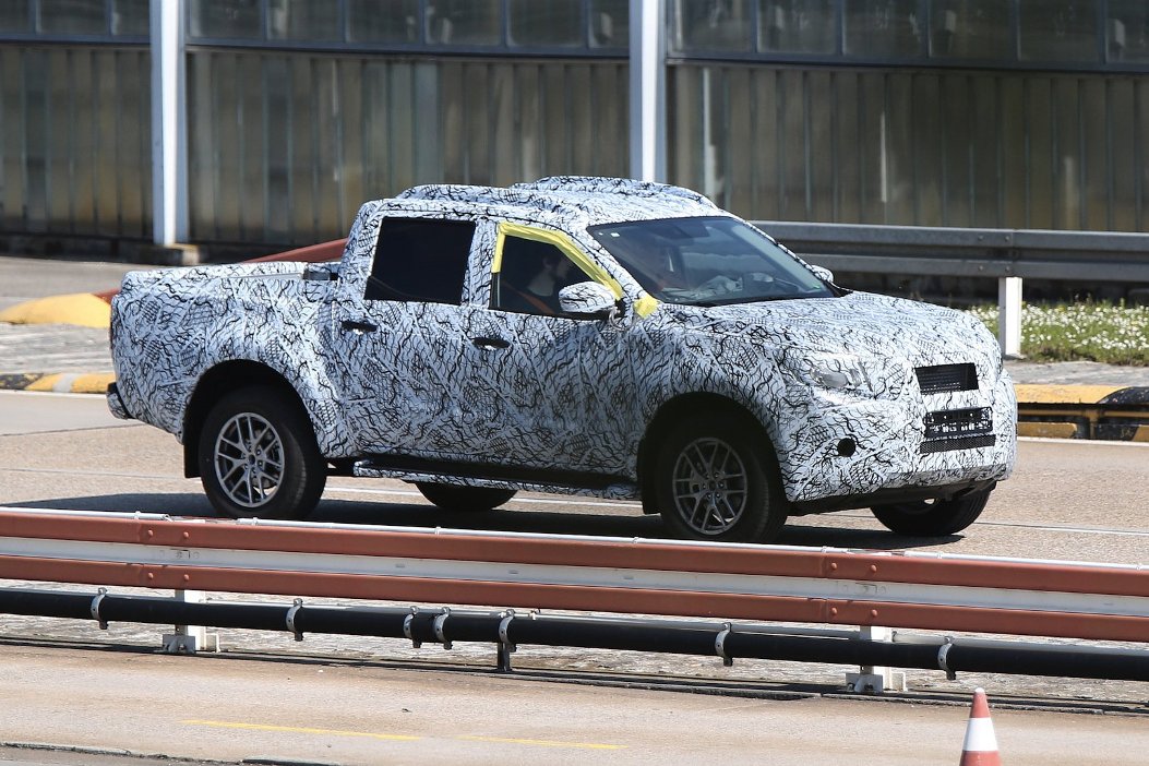 Upcoming Mercedes-Benz GLT Caught On Camera