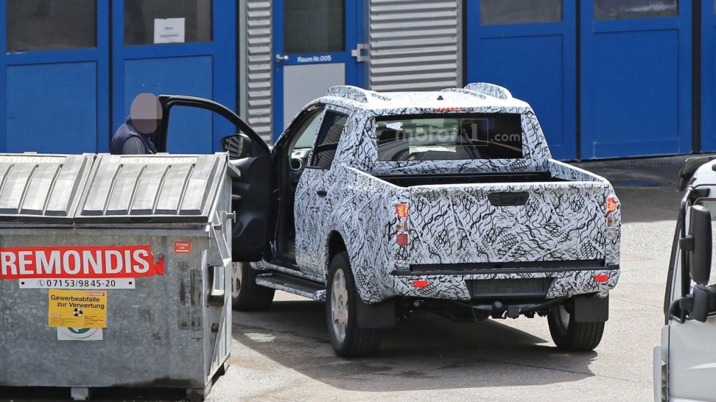 US Release Mercedes-Benz GLT Luxury Pickup Uncertain