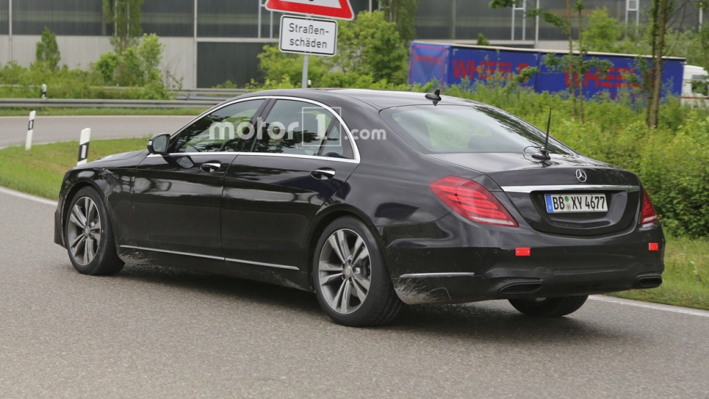 Facelifted Mercedes-Benz S-Class Caught On Cam