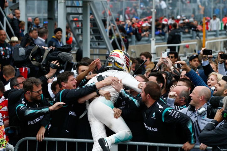 F1: Hamilton holds off Vettel to win Canadian Grand Prix