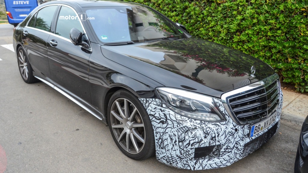 Spy Shots of Mercedes-AMG S63 Sedan Facelift Emerge