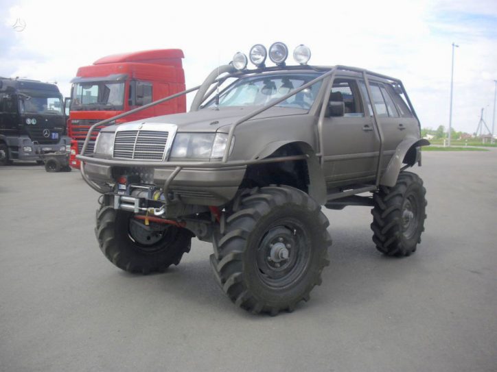1987 Mercedes-Benz E300 Station Wagon Turned Into a Massive Truck