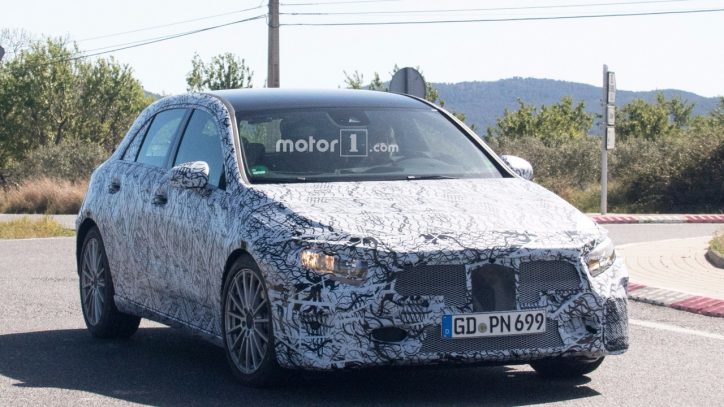 2019 mercedes-amg a40 spy photo (9)