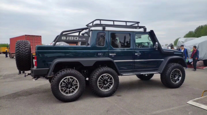 Mercedes-AMG G63 6×6 Clone Debuts in Beijing Auto Show