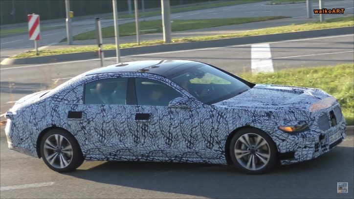 Spy Vid Takes a Peek at the Interior of the 2020 Mercedes-Benz S-Class