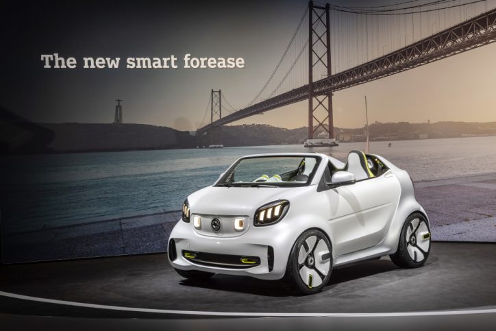 smart forease Makes Its Public Debut at 2018 Paris Auto Show