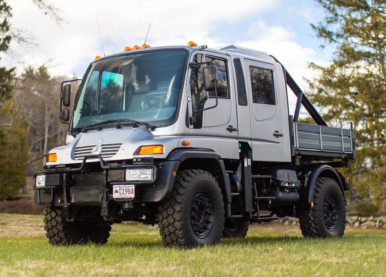 Мерседес Unimog u500 салон