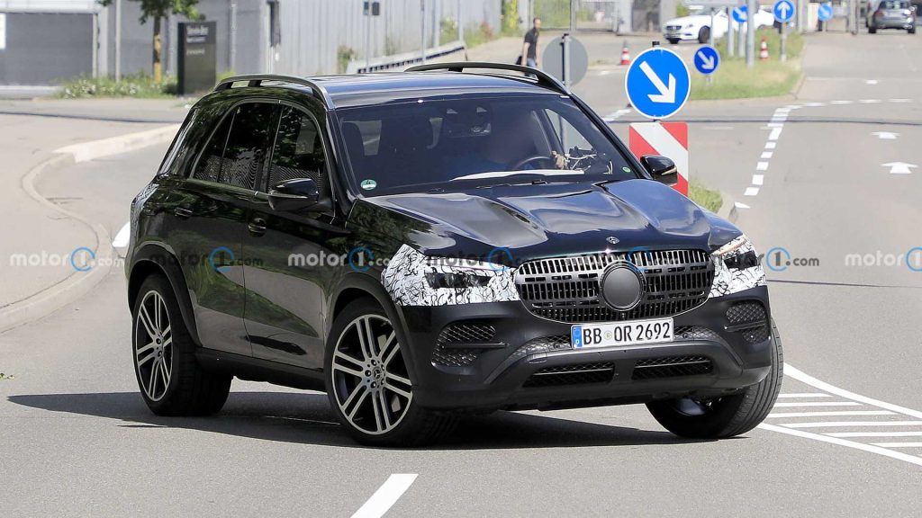 Another Facelifted Mercedes-Benz GLE SUV Spied