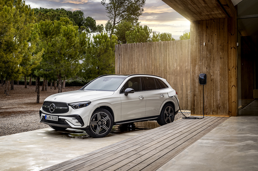 2023 Mercedes-Benz GLC Crossover SUV Unveiled