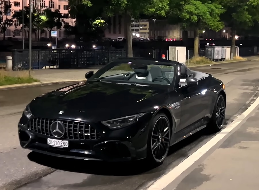 Experience the 2022 MercedesAMG SL 63 in a Virtual Night Drive