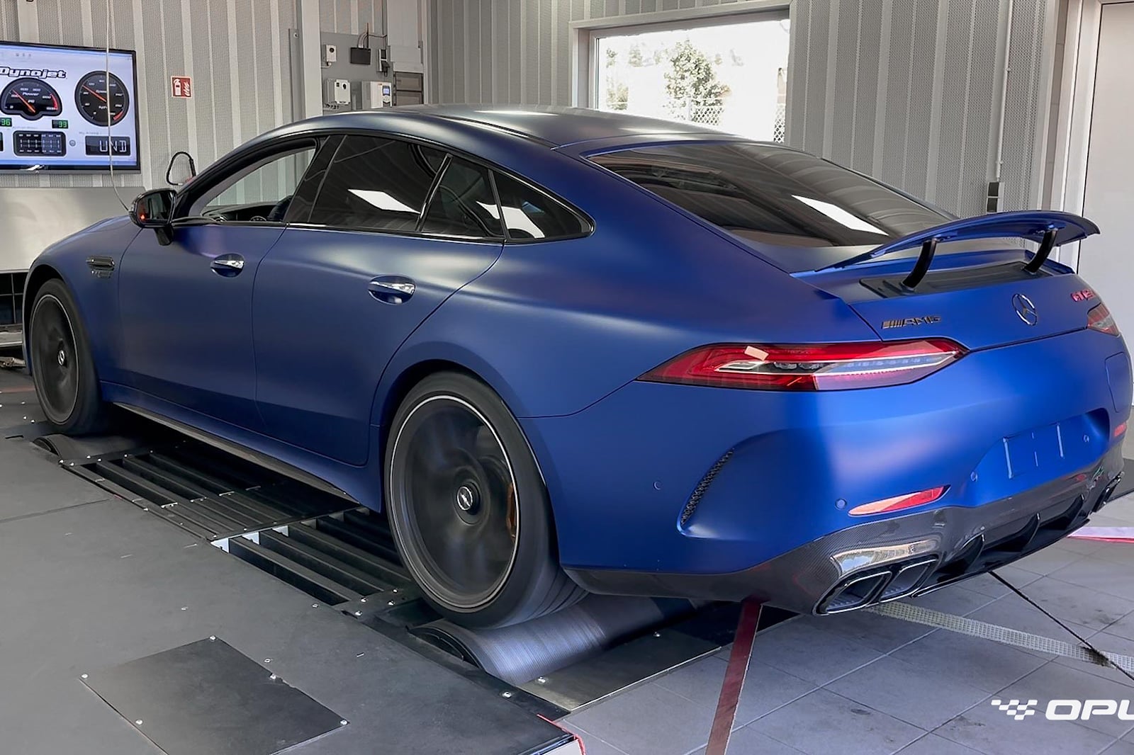 Карбон в салоне AMG gt 63 s