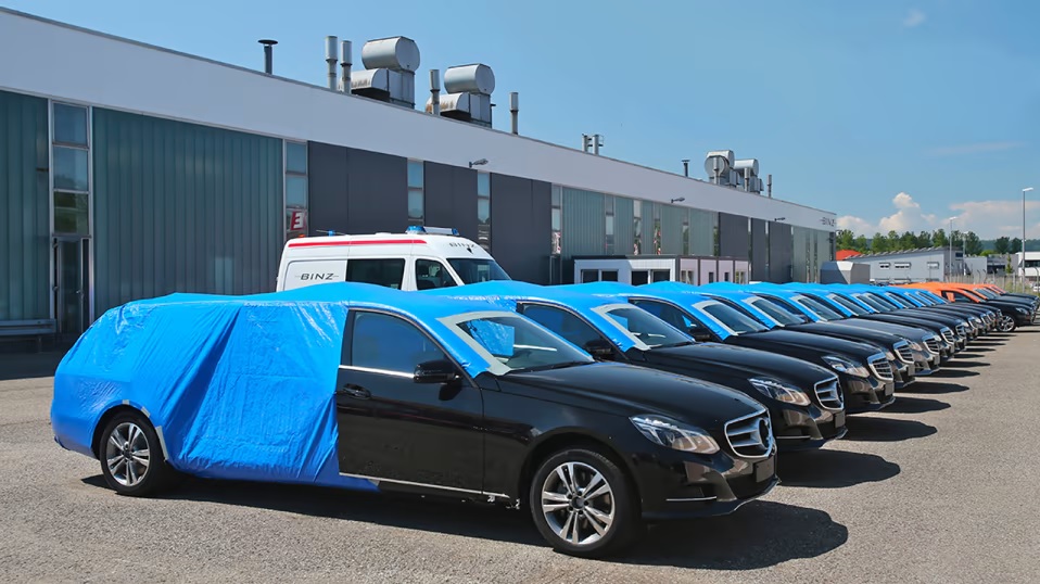 Binz Mercedes-Benz E-Class Wagon Chauffeurs Queen Elizabeth II