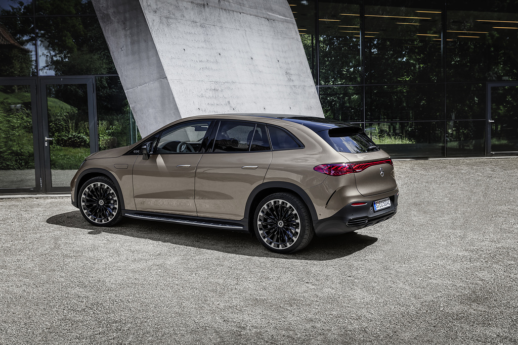 2023 Mercedes-Benz EQE SUV Officially Unveiled