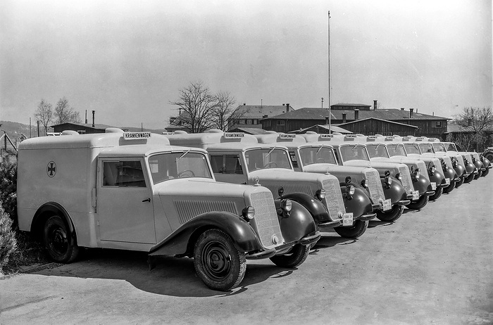 Mercedes-Benz 320 Shows What Ambulances Were Like In The 1930s
