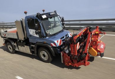 hydrogen-powered mercedes-benz unimog (2)