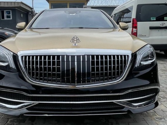 Mercedes-Maybach S 600 Gets A Two-Tone Wrap From Khaz Customs