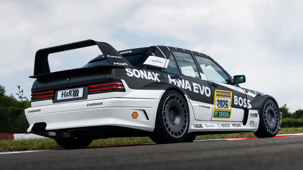 HWA Mercedes 190E Evo II (2)